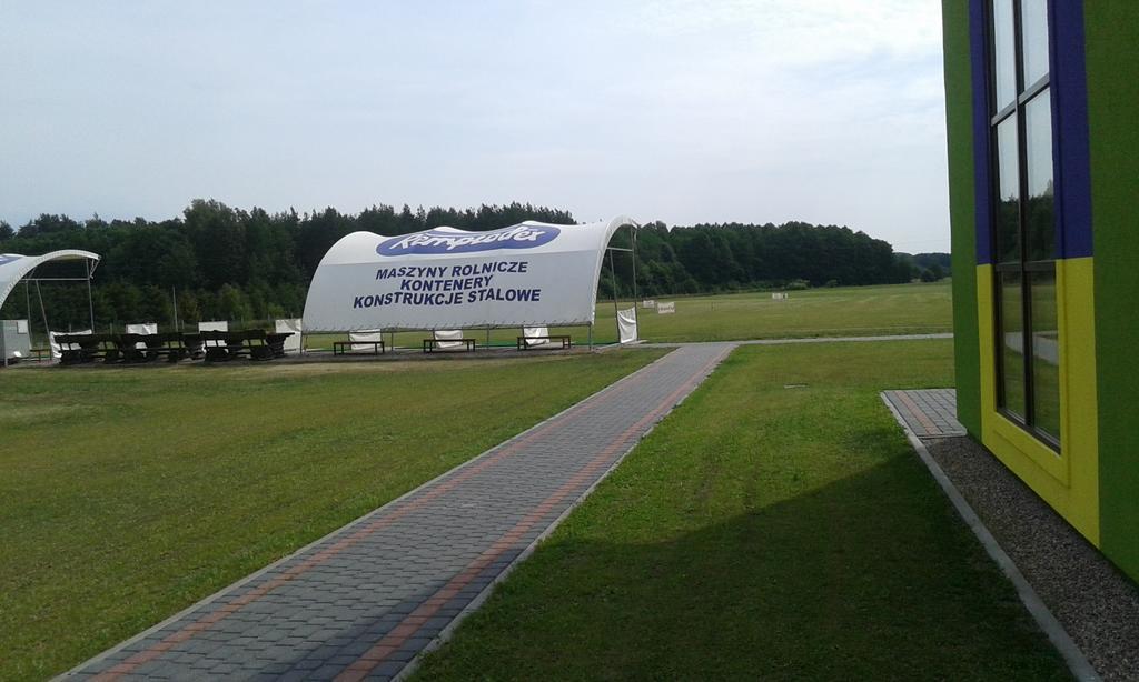 Golf Zajazd Zajaczkowo Słupsk Exteriér fotografie