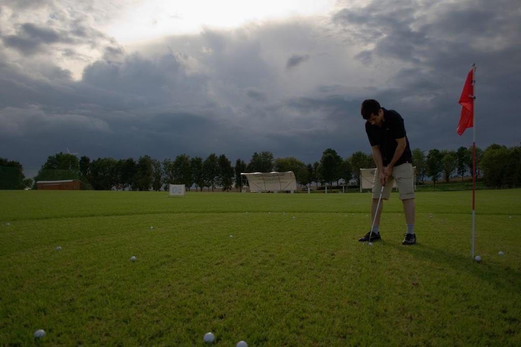 Golf Zajazd Zajaczkowo Słupsk Exteriér fotografie